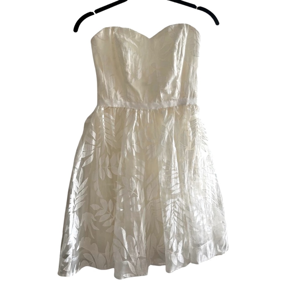 Guess white cocktail dress with leaves motif
